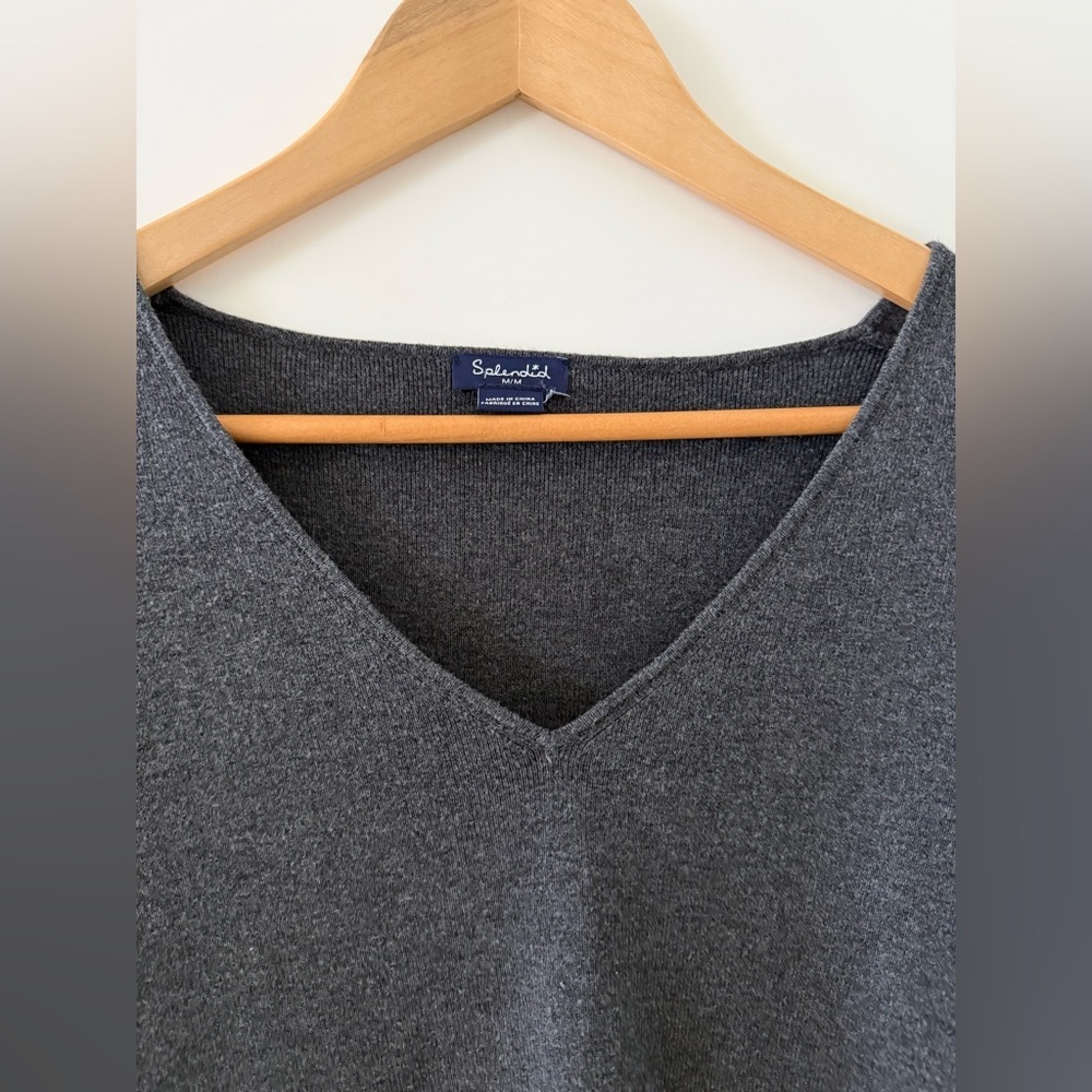 Splendid VNeck Sweater, size medium. Viscose blend. - Picture 4 of 6